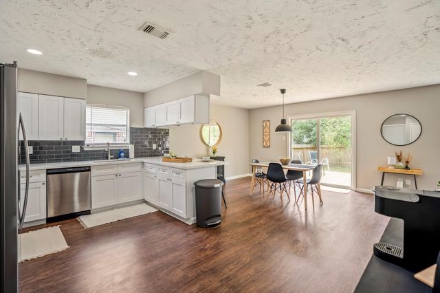 93 S Waxberry Road, The Woodlands, TX 77381
