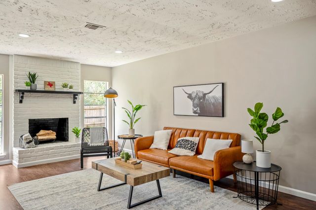 93 S Waxberry Road, The Woodlands, TX 77381