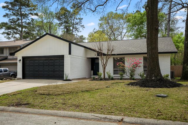 93 S Waxberry Road, The Woodlands, TX 77381