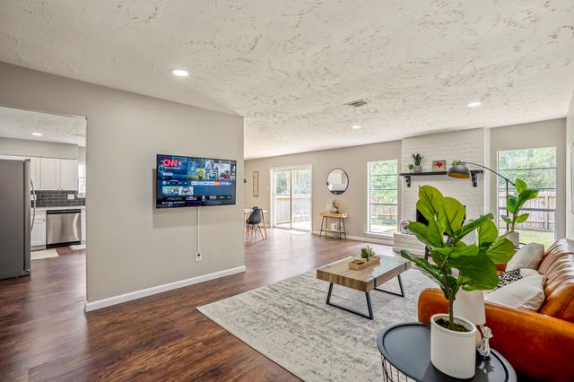 93 S Waxberry Road, The Woodlands, TX 77381