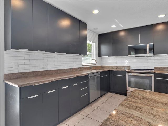 105 FOXWOOD DRIVE, Brandon, FL 33510