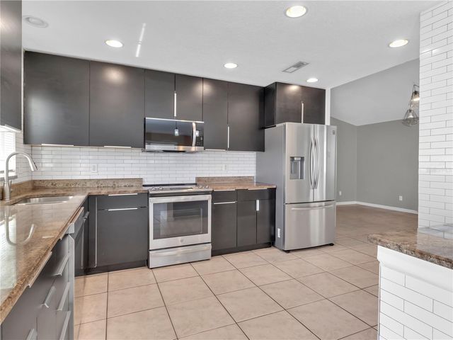 105 FOXWOOD DRIVE, Brandon, FL 33510