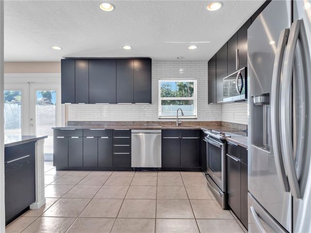 105 FOXWOOD DRIVE, Brandon, FL 33510
