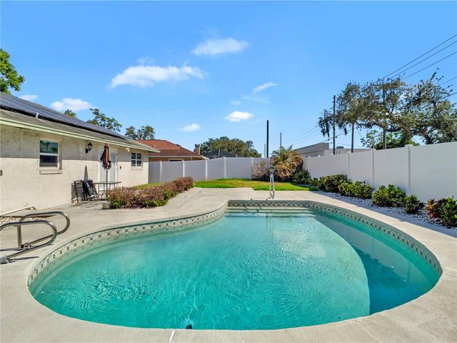 105 FOXWOOD DRIVE, Brandon, FL 33510