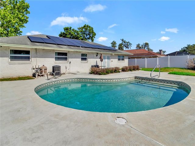 105 FOXWOOD DRIVE, Brandon, FL 33510