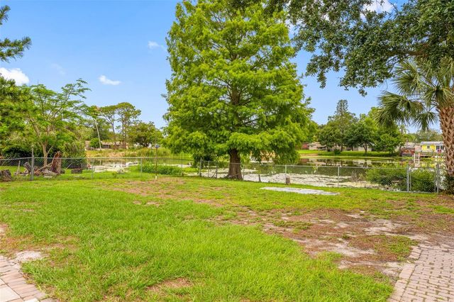 126 W GRAPEFRUIT CIRCLE, Clearwater, FL 33759