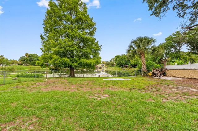 126 W GRAPEFRUIT CIRCLE, Clearwater, FL 33759