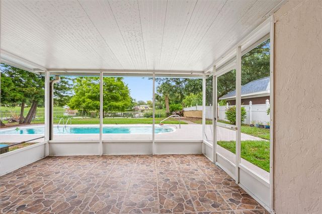 126 W GRAPEFRUIT CIRCLE, Clearwater, FL 33759