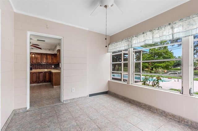 126 W GRAPEFRUIT CIRCLE, Clearwater, FL 33759