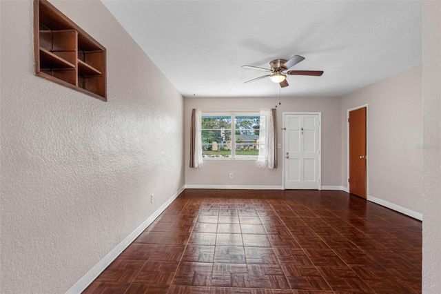 126 W GRAPEFRUIT CIRCLE, Clearwater, FL 33759
