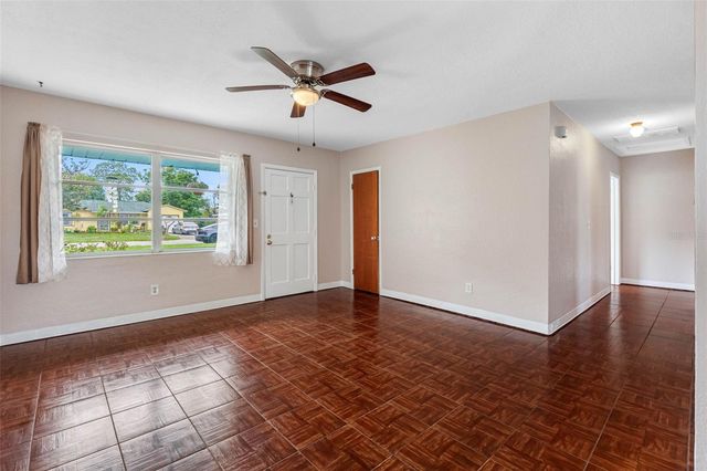 126 W GRAPEFRUIT CIRCLE, Clearwater, FL 33759