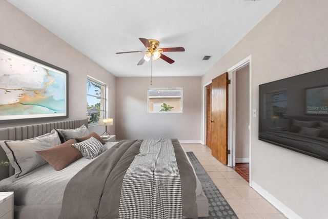 126 W GRAPEFRUIT CIRCLE, Clearwater, FL 33759