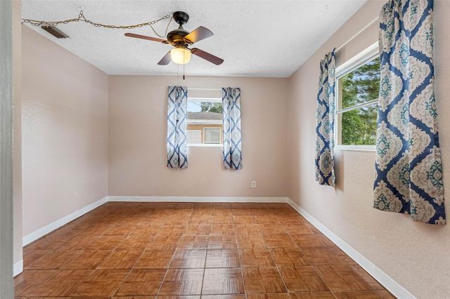 126 W GRAPEFRUIT CIRCLE, Clearwater, FL 33759