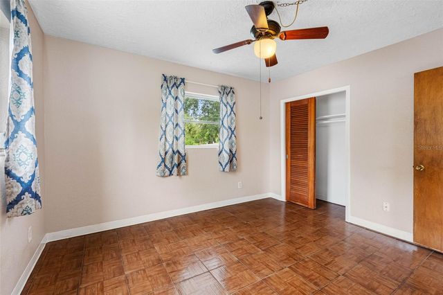126 W GRAPEFRUIT CIRCLE, Clearwater, FL 33759