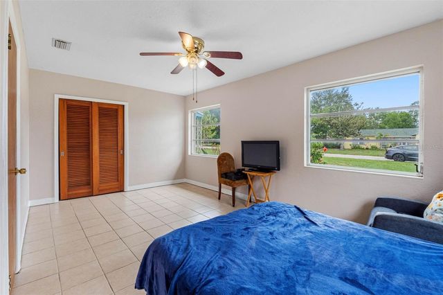 126 W GRAPEFRUIT CIRCLE, Clearwater, FL 33759