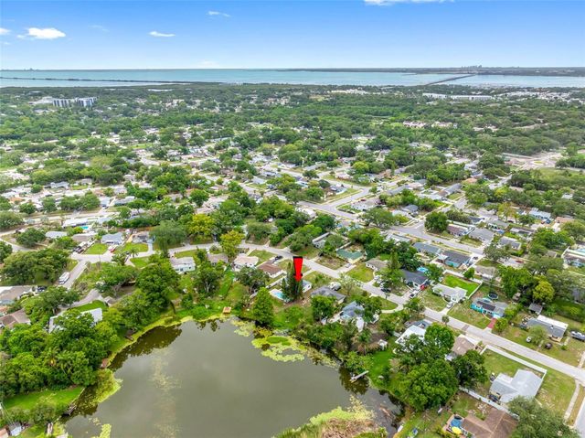 126 W GRAPEFRUIT CIRCLE, Clearwater, FL 33759