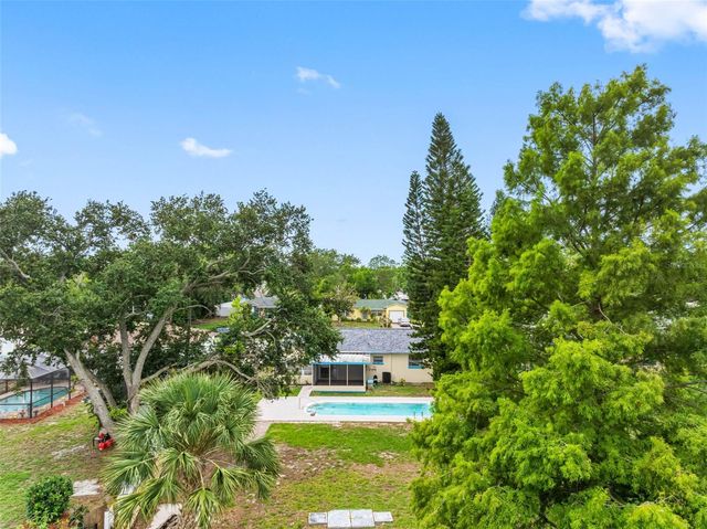 126 W GRAPEFRUIT CIRCLE, Clearwater, FL 33759