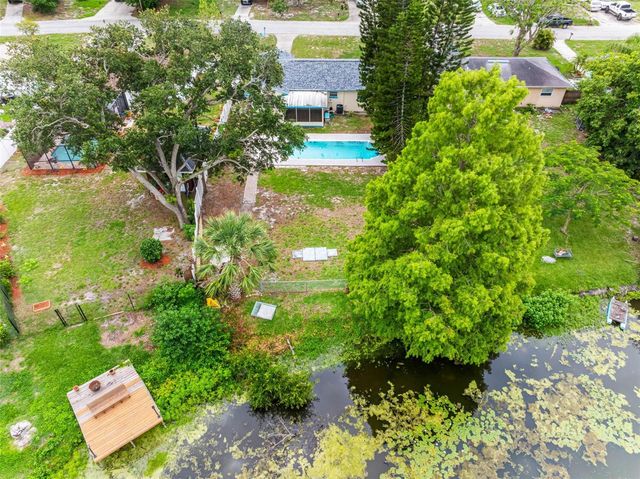 126 W GRAPEFRUIT CIRCLE, Clearwater, FL 33759