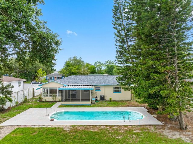 126 W GRAPEFRUIT CIRCLE, Clearwater, FL 33759