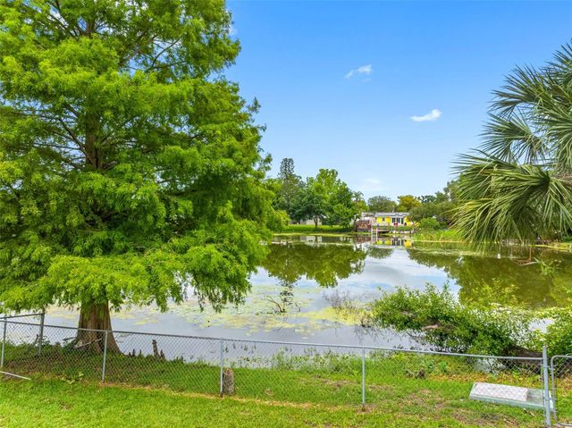 126 W GRAPEFRUIT CIRCLE, Clearwater, FL 33759