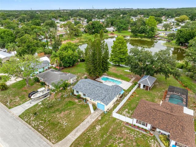 126 W GRAPEFRUIT CIRCLE, Clearwater, FL 33759