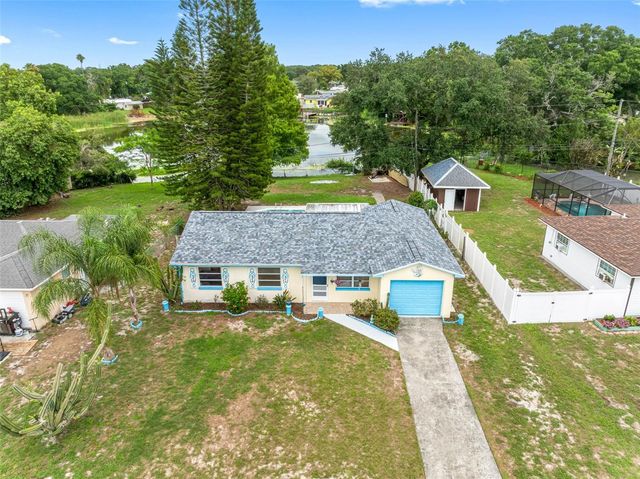 126 W GRAPEFRUIT CIRCLE, Clearwater, FL 33759