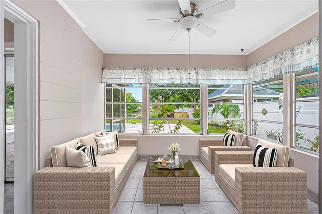 126 W GRAPEFRUIT CIRCLE, Clearwater, FL 33759