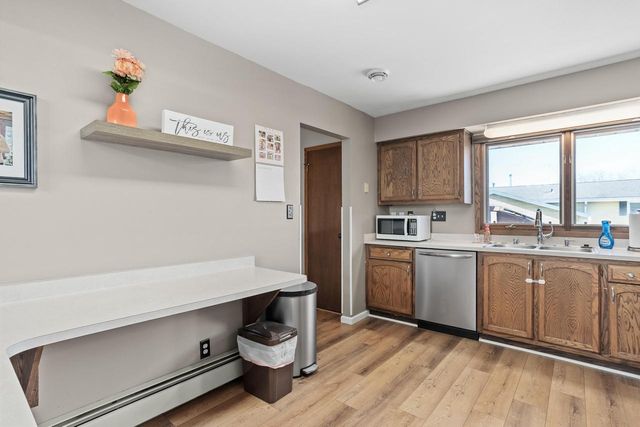 207 Silver DRIVE, Watertown, WI 53098