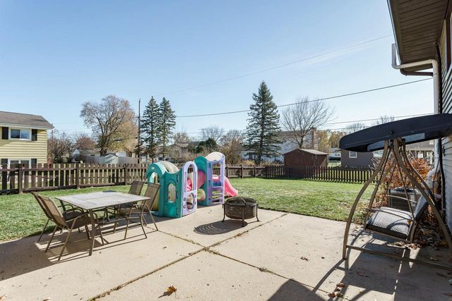 207 Silver DRIVE, Watertown, WI 53098