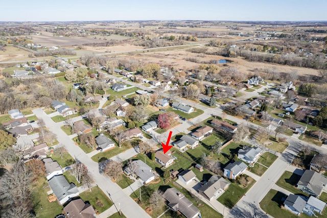 207 Silver DRIVE, Watertown, WI 53098