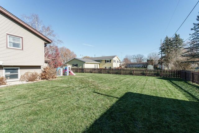 207 Silver DRIVE, Watertown, WI 53098