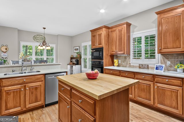 304 Crown Court, Canton, GA 30115