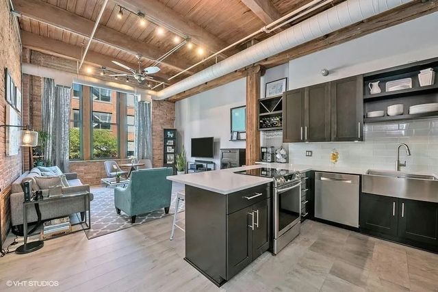 331 S Peoria Street 303, Chicago, IL 60607