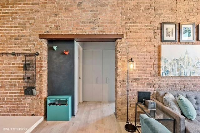 331 S Peoria Street 303, Chicago, IL 60607