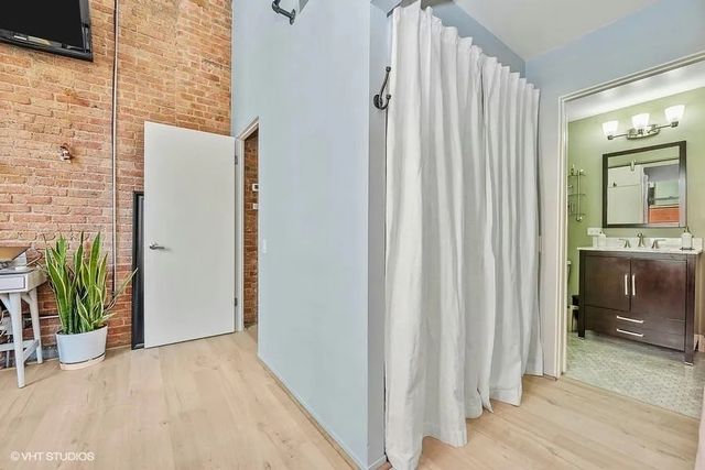 331 S Peoria Street 303, Chicago, IL 60607