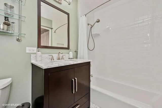 331 S Peoria Street 303, Chicago, IL 60607