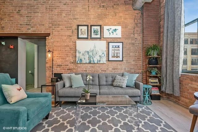 331 S Peoria Street 303, Chicago, IL 60607