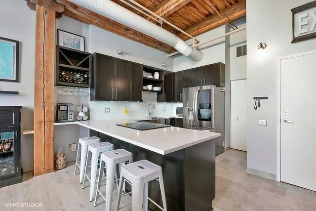 331 S Peoria Street 303, Chicago, IL 60607