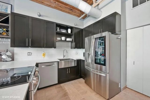 331 S Peoria Street 303, Chicago, IL 60607