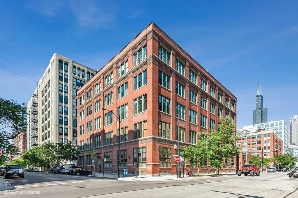 331 S Peoria Street 303, Chicago, IL 60607