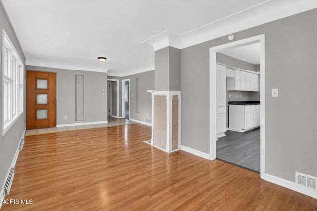 735 Russell Street, Toledo, OH 43608