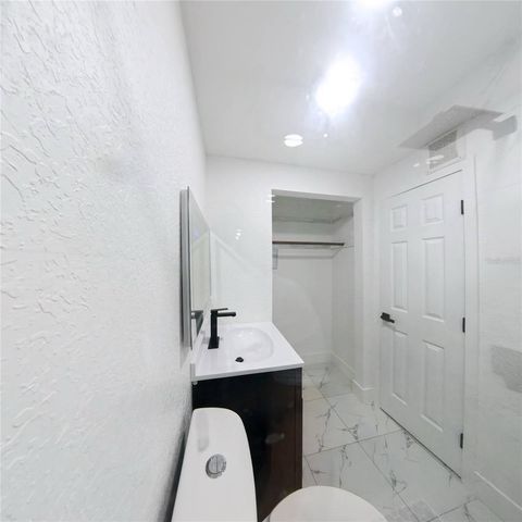 38 N ALDER DRIVE, Orlando, FL 32807