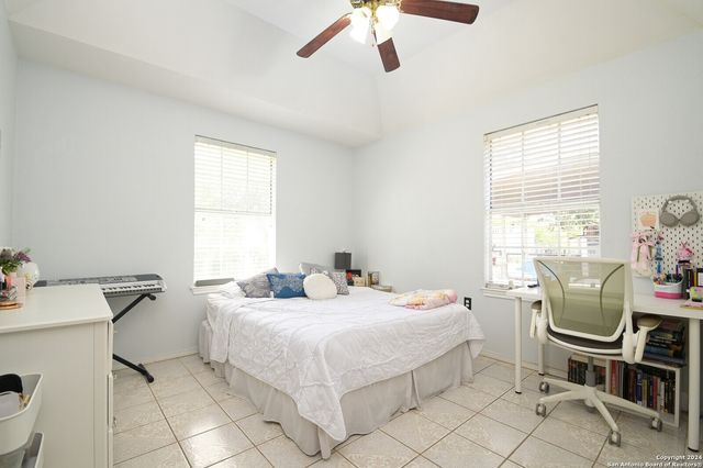 3322 W POPLAR ST, San Antonio, TX 78228