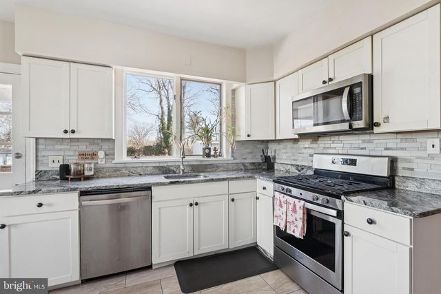 24 N CHESTER AVE, Riverside, NJ 08075