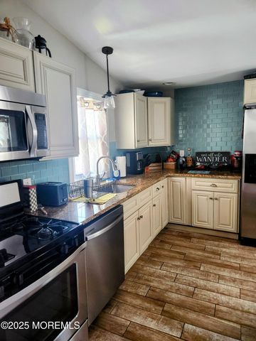 32 Beach Street, Sea Bright, NJ 07760