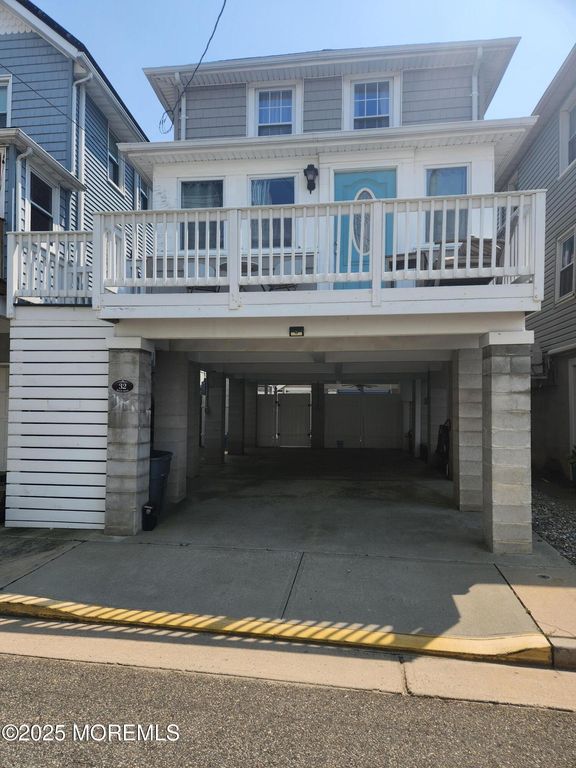 32 Beach Street, Sea Bright, NJ 07760