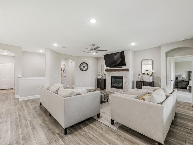 2809 Ranger Lane, Aubrey, TX 76227