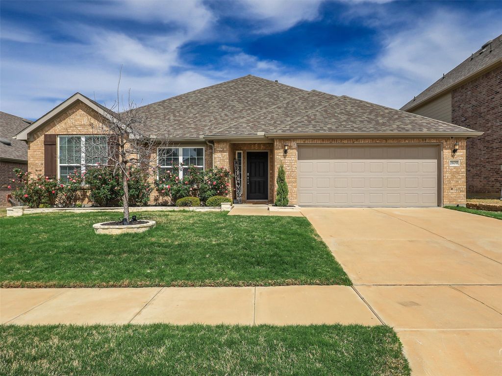 2809 Ranger Lane, Aubrey, TX 76227