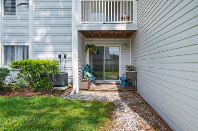 101 Old Ferry Road 12B, Shalimar, FL 32579