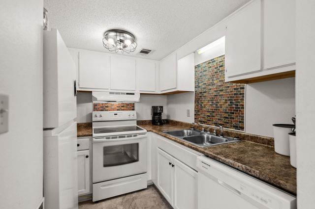 101 Old Ferry Road 12B, Shalimar, FL 32579